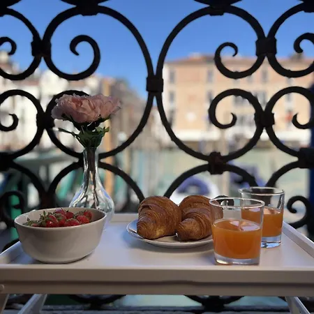 Апартаменты Romantic Grand Canal
